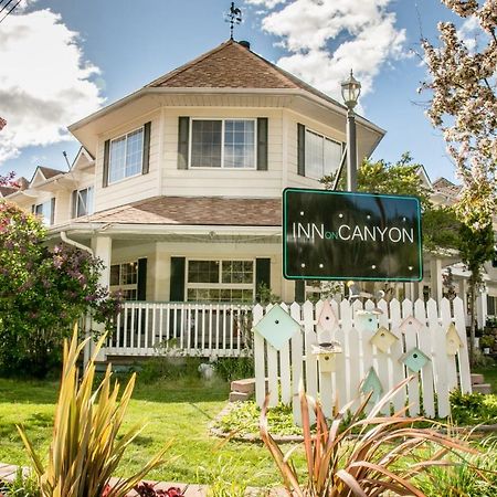 Inn On Canyon เรเดียมฮอตสปริงส์ ภายนอก รูปภาพ